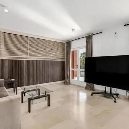 Casa Tiana Vito Otel *